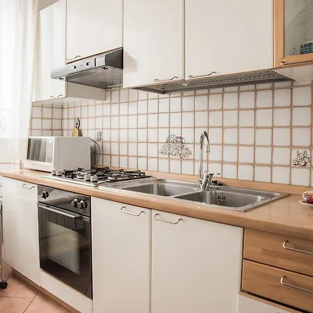 Cavour's Studio Apartament Mestre